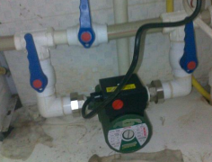 裝個地?zé)嵫h(huán)泵，暖氣一開家里24小時都不冷！